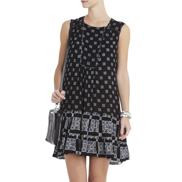BCBGMaxAzria Dresses & Skirts - BCBGMaxAzria Yulissa Sleeveless Ruffle Dress S
